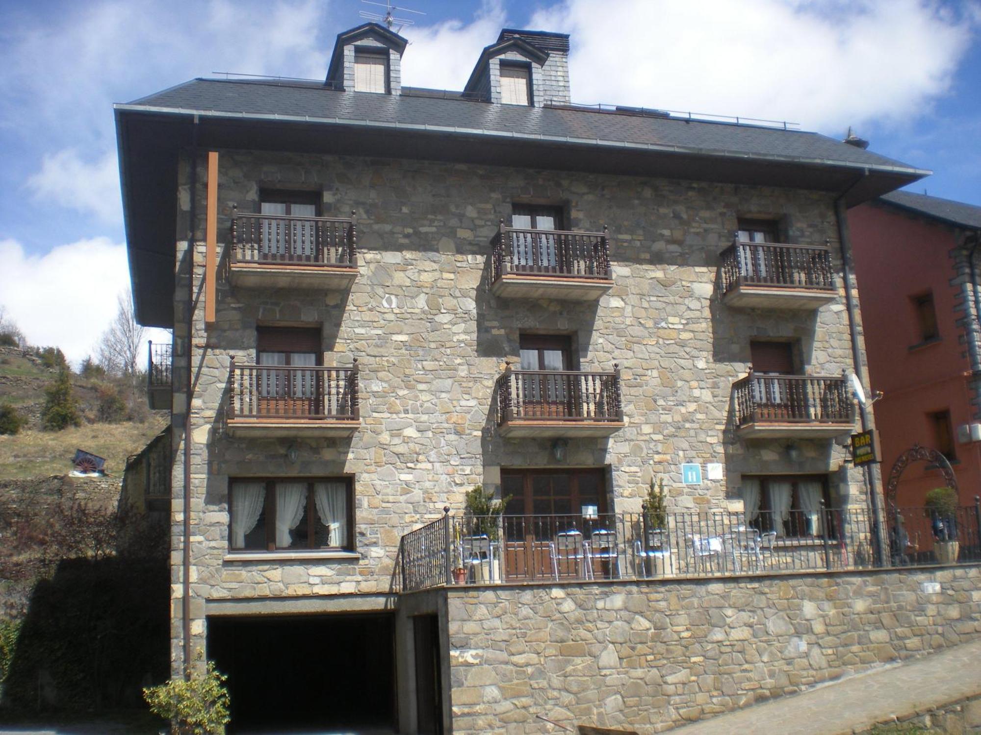 Hotel Las Nieves Linás de Broto المظهر الخارجي الصورة