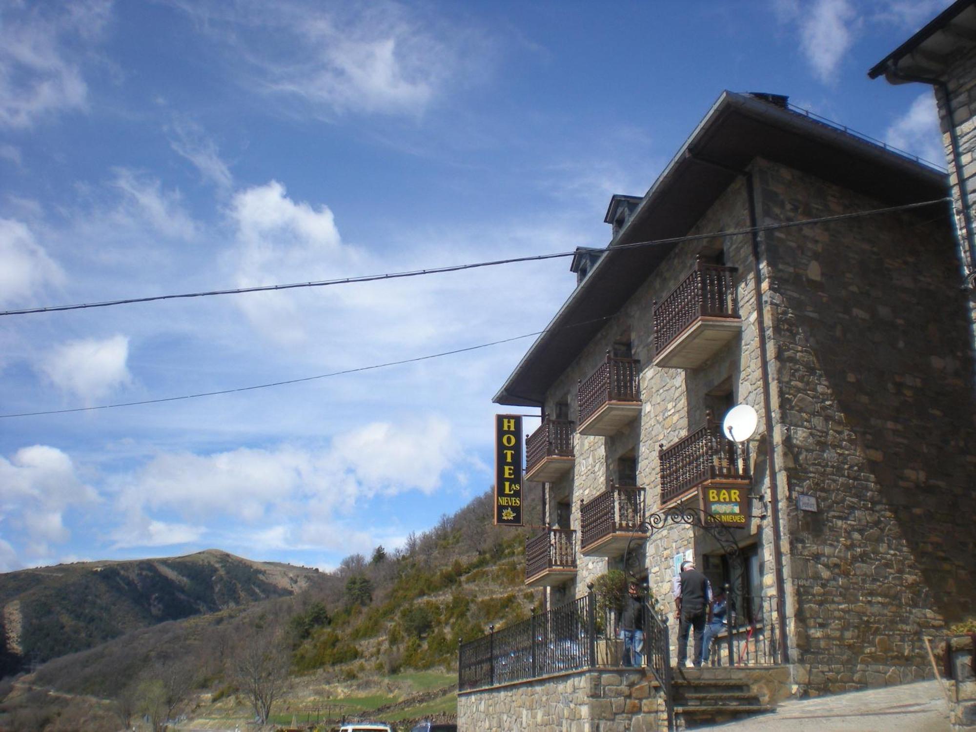 Hotel Las Nieves Linás de Broto المظهر الخارجي الصورة