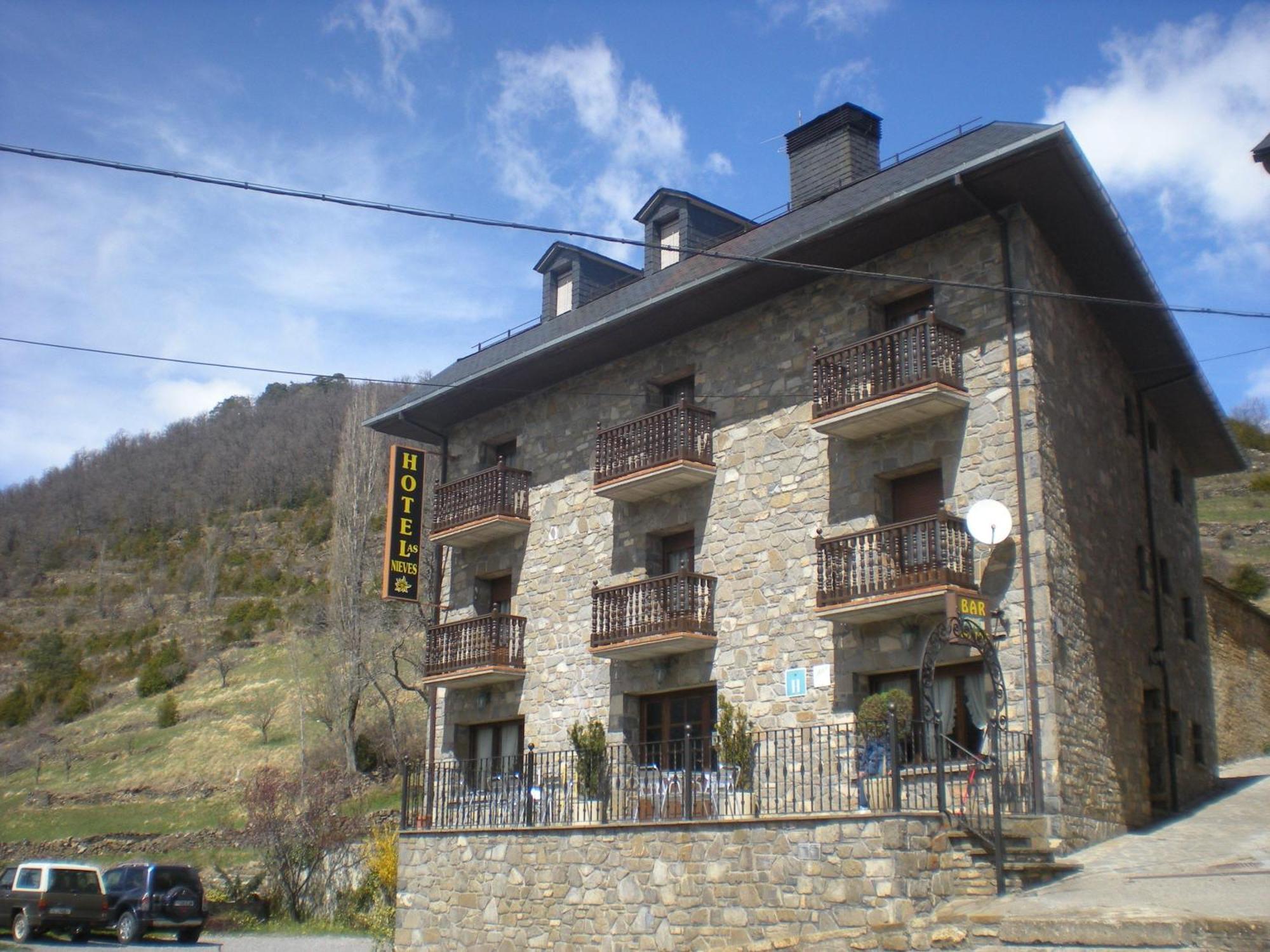 Hotel Las Nieves Linás de Broto المظهر الخارجي الصورة