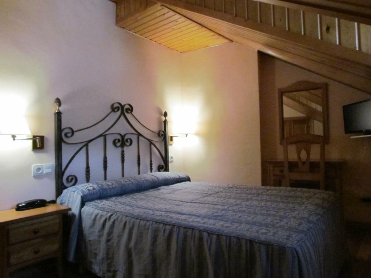 Hotel Las Nieves Linás de Broto المظهر الخارجي الصورة